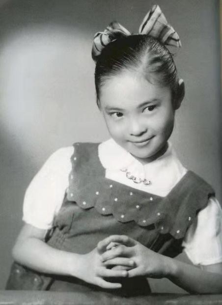 影后蕭芳芳：與李連杰親如母子，是謝霆鋒老爸一輩子得不到的女人