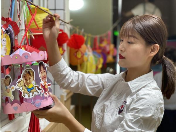 網路中國節•中秋丨迎中秋，幼兒園上演“漢服、燈籠秀”