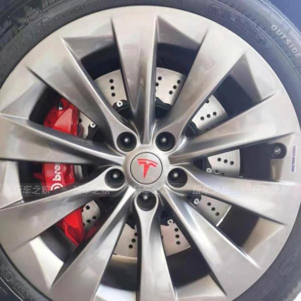 特斯拉Model X改裝21寸輪轂輪胎 升級Brembo剎車