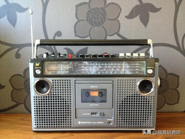 三洋 M-9980收錄機，是一款短小、中等大小的70年代行動式音響
