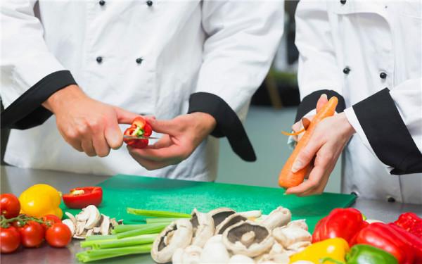 42歲的人手裡有20萬,投資做什麼專案,可以一年收入100萬? 42歲的人手裡有20萬,投資做什麼專案,可以一年收入100萬?