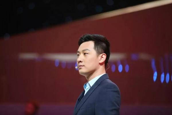 央視主持李七月：用八年時間逐夢，被稱為董卿接班人