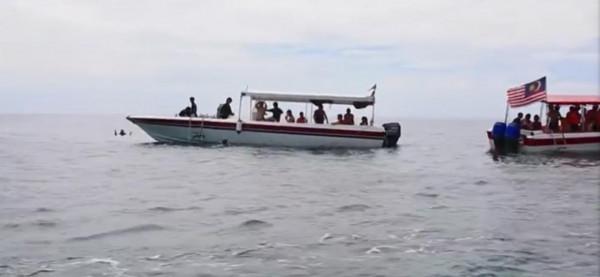 沒有國籍的巴瑤族:一輩子都在海上漂泊,捕魚能在水下憋氣10分鐘 沒有國籍的巴瑤族:一輩子都在海上漂泊,捕魚能在水下憋氣10分鐘