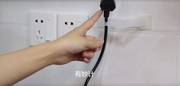 塑膠把手別再扔掉了,改造一下放在家裡,隔壁鄰居見了都誇好 塑膠把手別再扔掉了,改造一下放在家裡,隔壁鄰居見了都誇好