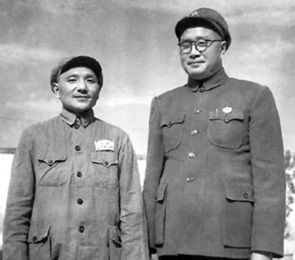 葉劍英過80大壽,鄧小平要求多插一根蠟燭,葉帥:還是你想得深遠 葉劍英過80大壽,鄧小平要求多插一根蠟燭,葉帥:還是你想得深遠