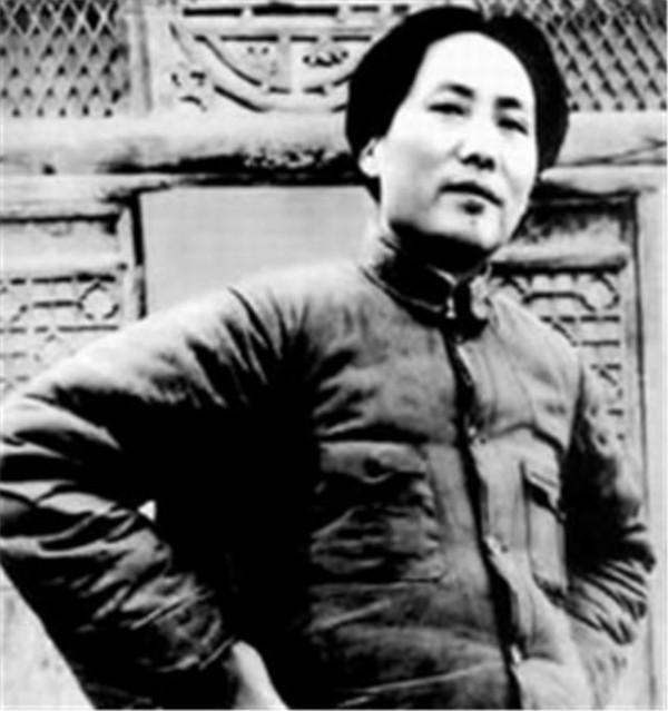 毛主席唯一一次為人抬棺，還親自為他寫下輓聯，他究竟是誰？