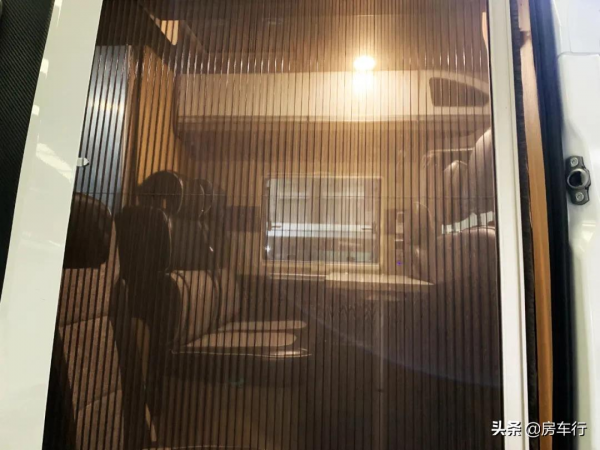 景宴-棲599 B型房車，靈活車身，舒適性可與C型車相比