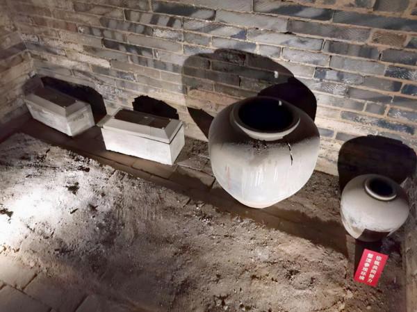 邙山發現皇帝陵墓群，為何卻只出土了45件陪葬品？