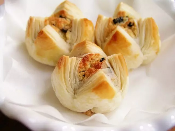 茶食日記 | 喝茶為什麼會越喝越餓？你應該學著怎麼搭配茶點了