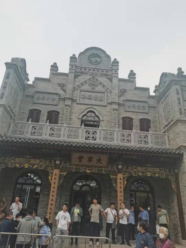 郝岱先生慨吟鐘樓街