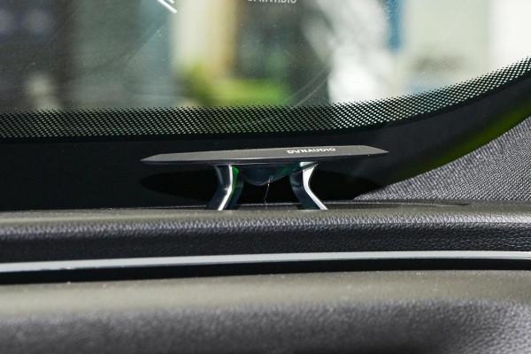 軸距近3米配“剪刀門”，位元斯拉跑得還遠，實拍小鵬P7鵬翼版