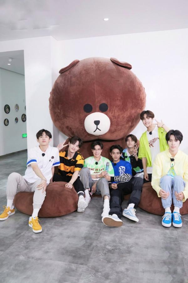 塌房後黃旭熙首發微博,蹭董思成熱度,工作人員手滑還是在試水? 塌房後黃旭熙首發微博,蹭董思成熱度,工作人員手滑還是在試水?