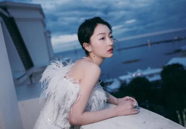 我們採訪到了周冬雨、姚晨、周筆暢的造型師,扒出了她們的變美秘笈 我們採訪到了周冬雨、姚晨、周筆暢的造型師,扒出了她們的變美秘笈