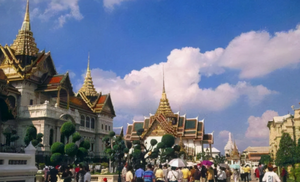 紅牛老闆許書標：白手起家，身價50億美元，87歲想娶19歲秘書？