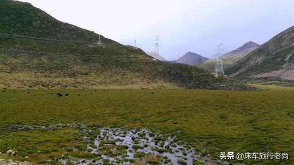 西藏新疆環遊第六站-雲霧中天路72拐好美，怒江大峽谷堵車真危險