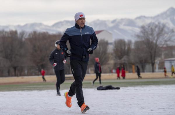 從騎車到滑雪 新疆牧區小夥跨界闖冬奧