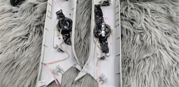 桑塔納音響改裝鑽石兩分頻+大白鯊隔音,高品質Hi-Fi音樂的相伴 桑塔納音響改裝鑽石兩分頻+大白鯊隔音,高品質Hi-Fi音樂的相伴