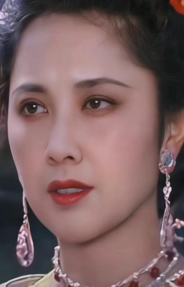 朱琳，最美的女兒國國王表情圖集