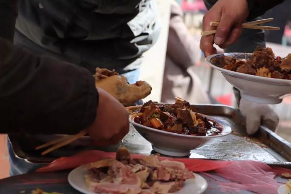 臨西老家農村坐席時拍下的！傳到網上火了