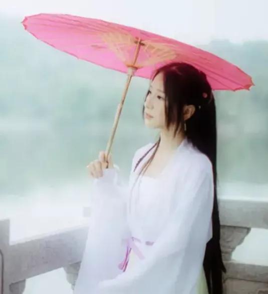 虞美人七首:青絲綰就千千結,不教相思絕 虞美人七首:青絲綰就千千結,不教相思絕