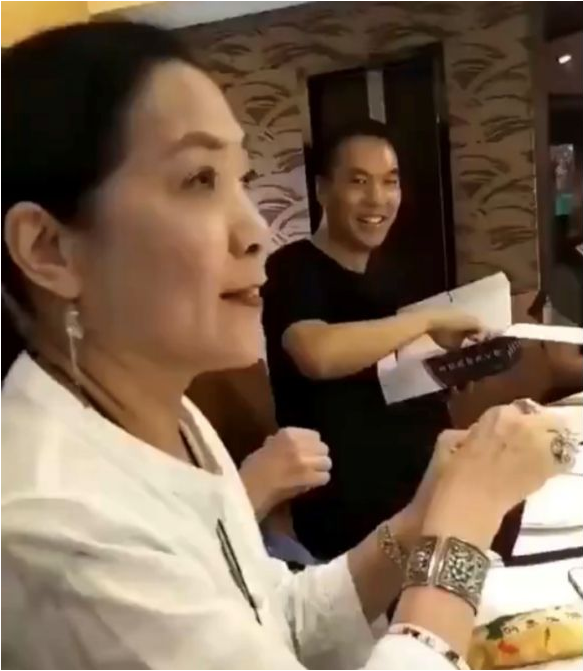 沈丹萍：第一個嫁給外國人的女明星，天天和外國老公說&OpenCurlyDoubleQuote;離婚&rdquo;