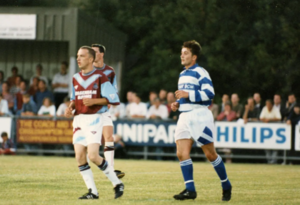 奇葩故事:英超教練不堪球迷辱罵,換他上場後居然進球了… 奇葩故事:英超教練不堪球迷辱罵,換他上場後居然進球了…