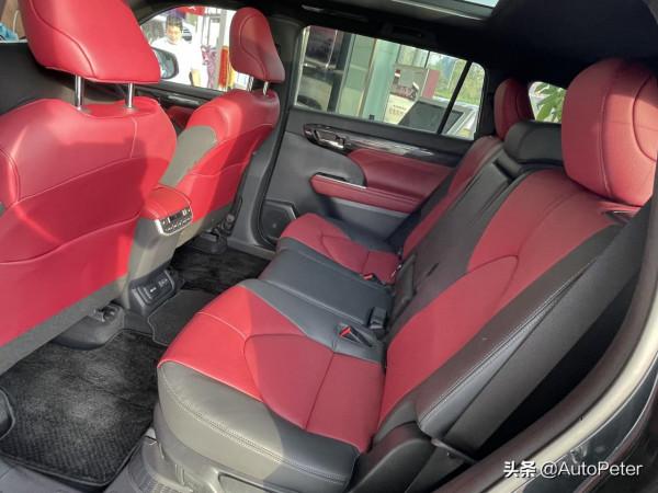 皇冠陸放,實車非常“震撼” 皇冠陸放,實車非常“震撼”