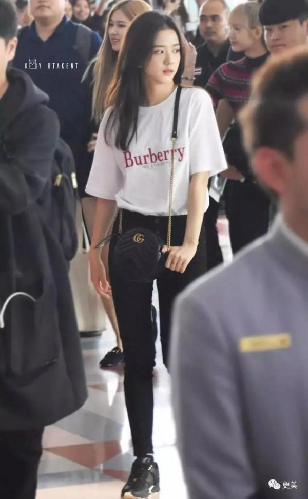 心疼ab,捂熱8年的資源被新晉“清水顏”小花拿下…… 心疼ab,捂熱8年的資源被新晉“清水顏”小花拿下……