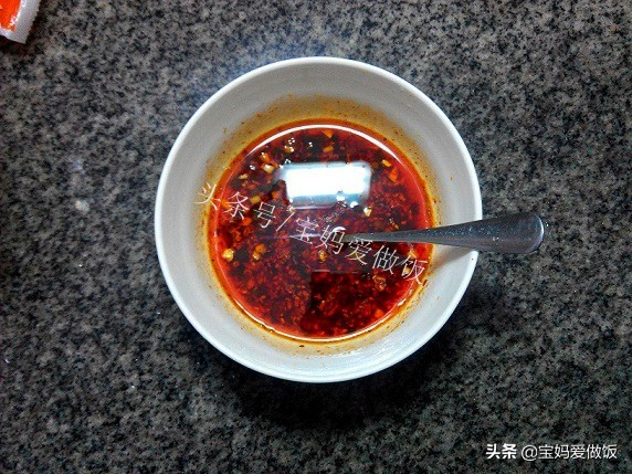 好好吃的番茄酸辣湯餃，湯底濃郁，一碗下肚渾身熱乎