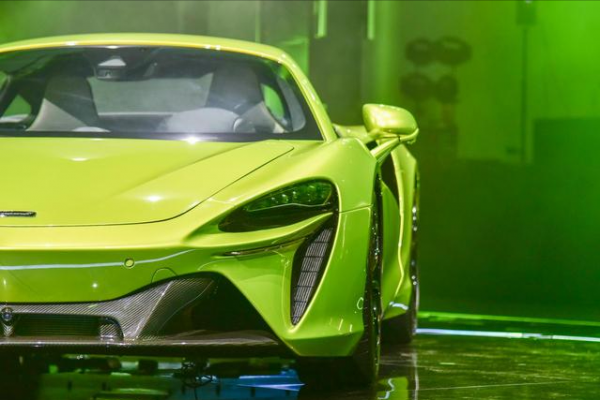 邁凱倫新車！238萬元起售，搭載V6引擎的插電式混動超跑Artura