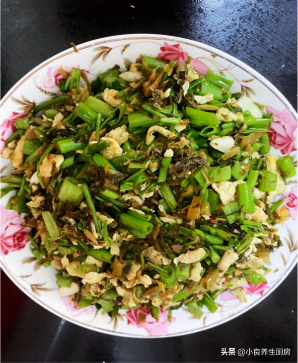 冬季，這菜湖南人天天吃，8分鐘出鍋，酸辣開胃，全家老小都愛吃