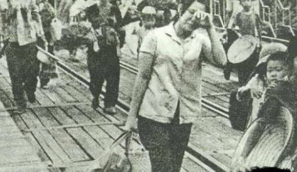 我國曾經接收20萬越南難民！至今未回越南，你支援接收難民嗎？