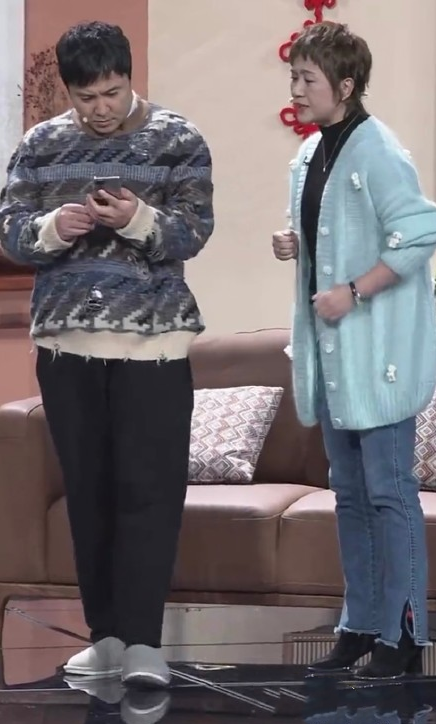 春晚女星戰袍大PK：李宇春時尚，趙麗穎最美，張小斐的大衣上熱搜