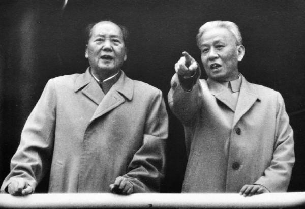 斯大林是唯一被掛在天安門的外國人，他一言讓開國大典提前三個月