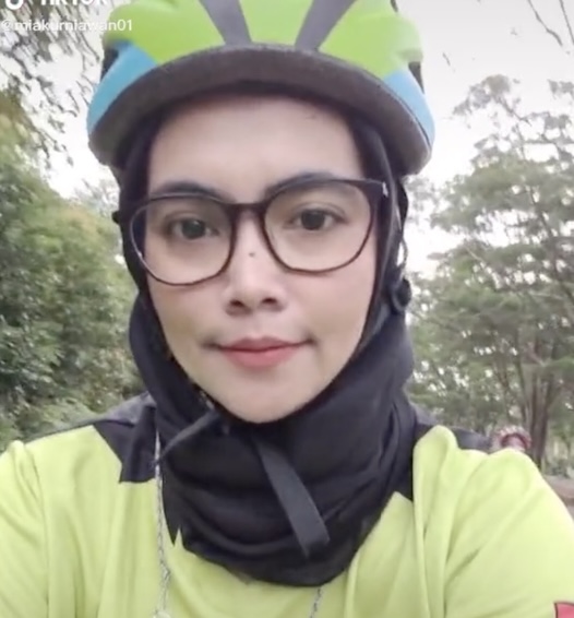 外國丈夫斥巨資買龍魚,卻甩手丟給妻子照料,妻子氣急把魚炸了 外國丈夫斥巨資買龍魚,卻甩手丟給妻子照料,妻子氣急把魚炸了