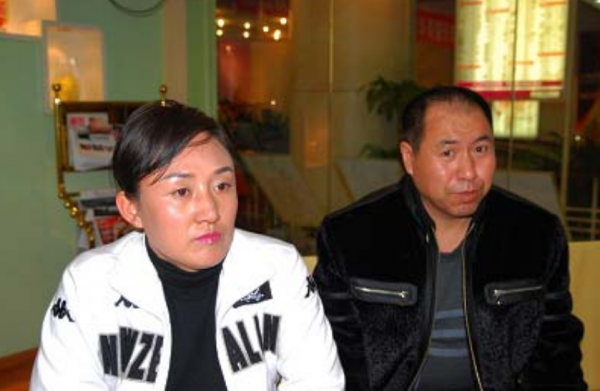 舉重冠軍鄒春蘭退役後如何了？當了一名搓澡工，還嫁給了還俗和尚