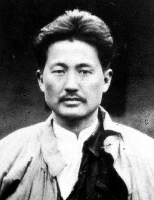 指揮飛奪瀘定橋的英雄,被人誣衊為逃兵,親生女兒50年後才獲知 指揮飛奪瀘定橋的英雄,被人誣衊為逃兵,親生女兒50年後才獲知