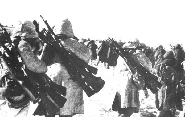 解放戰爭中，4萬多人的主力縱隊，為何只裝備了1萬多支步槍？