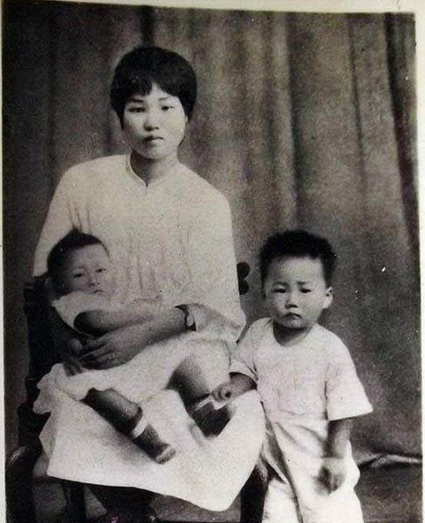 楊開慧犧牲後，毛澤民向黨中央提出一個請求，中央批示：同意