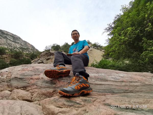 遊記:穿越陰山之哈拉溝,驚險刺激的斷崖瀑布 遊記:穿越陰山之哈拉溝,驚險刺激的斷崖瀑布