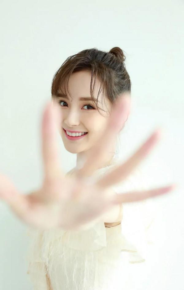 路晨，實力與顏值兼具的人氣小花旦