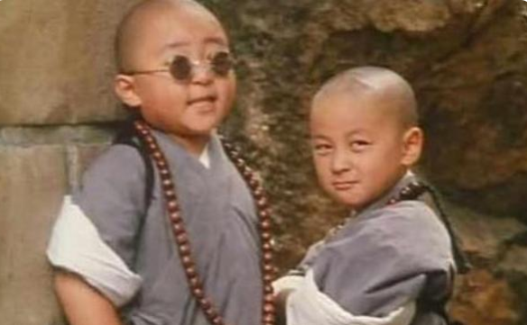 6歲出道成功走紅的童星，後成功考上清華，名副其實的校花