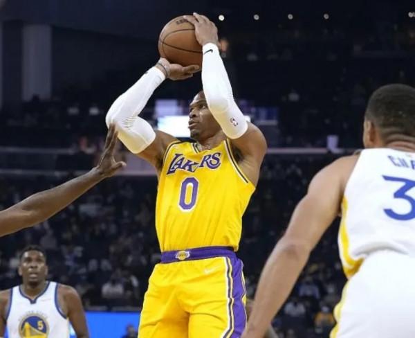 勇士“水花兄弟”再現。公牛隊攻防兩端穩定高效。籃網險勝雄鹿