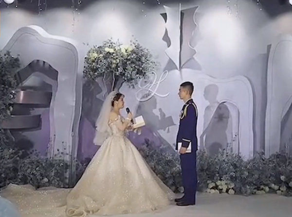 浙江一女子曬與兵哥哥相戀十年間的對比照,網友:兩個人都蛻變了 浙江一女子曬與兵哥哥相戀十年間的對比照,網友:兩個人都蛻變了