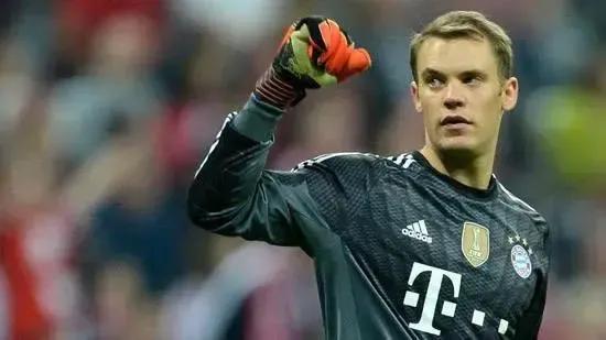 五名獲得歐洲三冠王的偉大球員！梅西不愧是當世第一