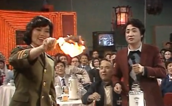 歷屆春晚經典現場，83年國寶大熊貓表演雜技，87年西遊記劇組重聚