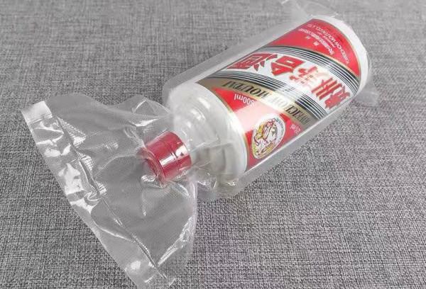 白酒在家咋存放？老行家：做好這2點，白酒越放越好喝不上頭