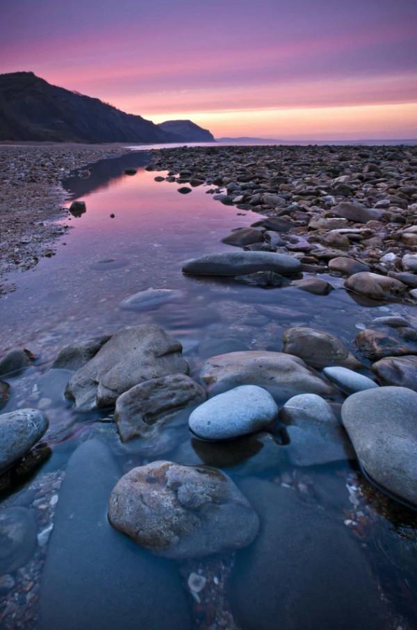孩子們就像一根隱形的線，牽著家長們