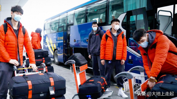 杜峰胸有成竹,中國男籃出征日本,14人均可上場 杜峰胸有成竹,中國男籃出征日本,14人均可上場