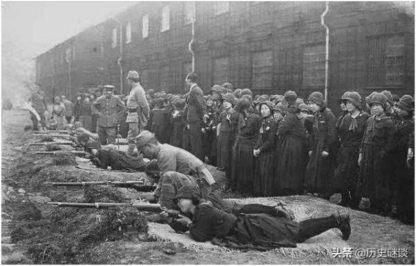 這才是日本女兵的真實樣子，看完別再被“抗日神劇”給騙了